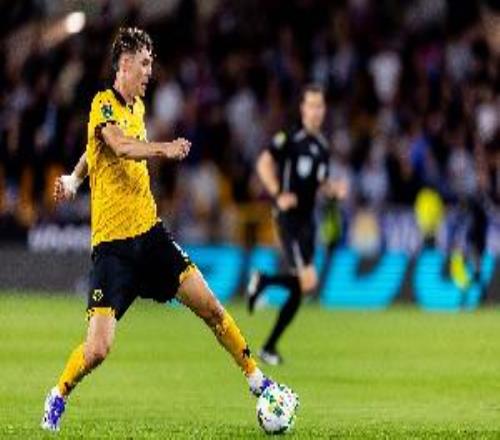 TA：利茲聯(lián)已就拉爾森向狼隊展開詢價，但目前尚未提交正式報價