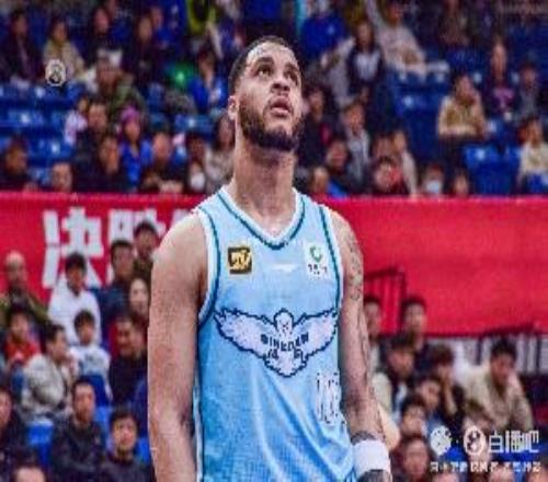 刘维伟：韦瑟斯庞&米奇上场受伤本场面对卫冕冠军派出更多年轻人