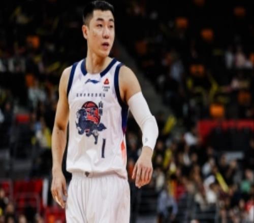 次节两记三分止血！高诗岩半场三分2中2拿6分4板2助&拼下2前场板