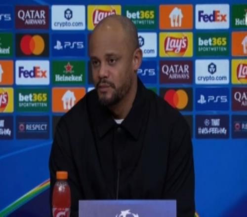 孔帕尼：金玟哉和塔上半场防守表现出色，红牌不会影响到金玟哉