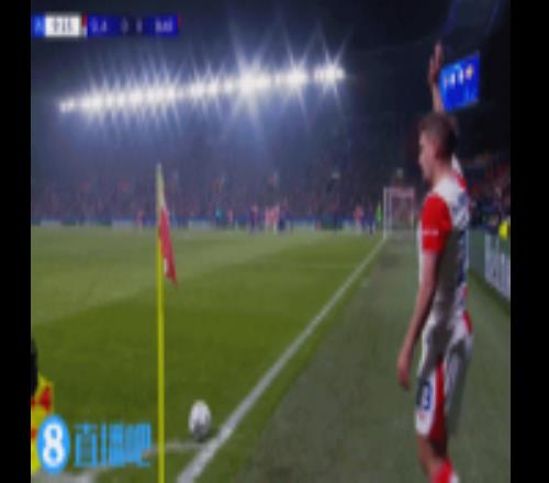 巴萨10分钟落后，布拉格斯拉维亚角球机会破门