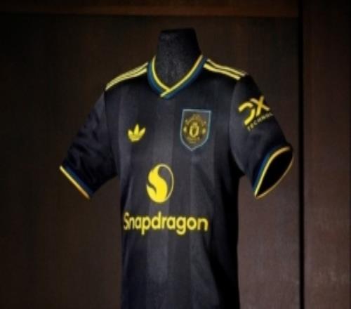 曼联官方：客战枪手将穿黑色球衣上次联赛客胜枪手还是穆帅时期