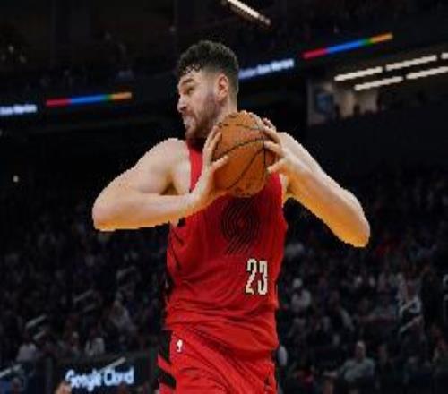 徐静雨：克林根12分钟就抢了10板一俊遮百丑抗性真高基本盘稳