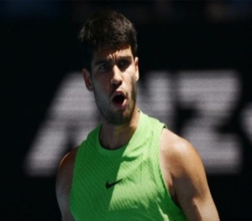 头号种子阿尔卡拉斯30完胜保罗，连续三年闯进澳网男单八强