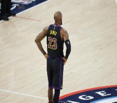 末节得11分！湖媒：老詹改变比赛走势23个赛季了他仍是关键先生