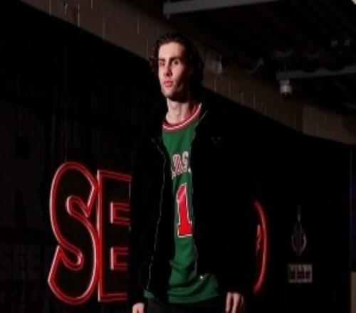 全员致敬罗斯！公牛众将穿搭：吉迪内搭1号球衣布泽利斯穿扣篮T