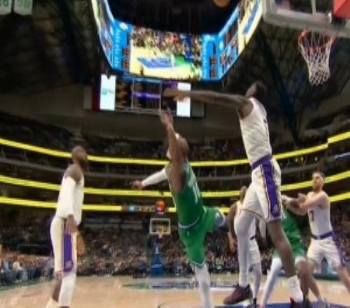 乘胜追击！布兰登威廉姆斯再打2+1马丁顶着艾顿强投三分也有