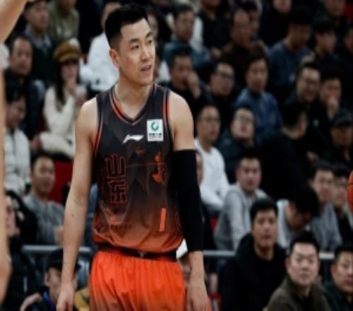 高诗岩：好久不见济南热情的主场球迷感谢支持一场团队的胜利