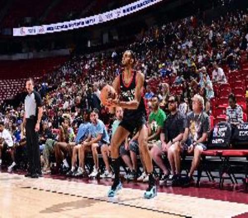 斯普利特：吕佩尔今天的防守棒极了我爱他在场上的比赛精神