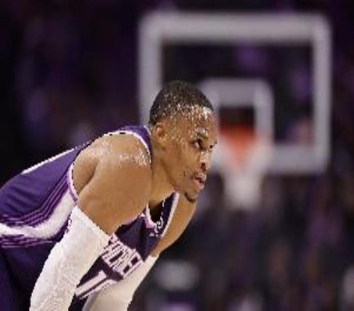 效率不行！威少19投仅6中拿到14分4板5助出现6失误正负值17