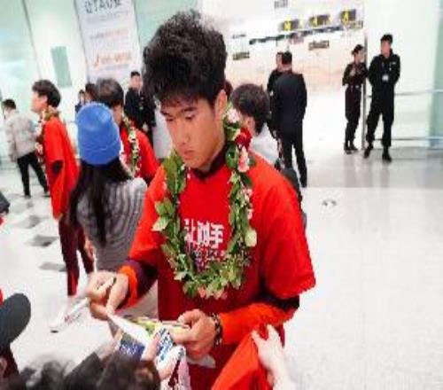 彭啸：输日本长了教训和经验这届比赛对我和中国足球都是新起点