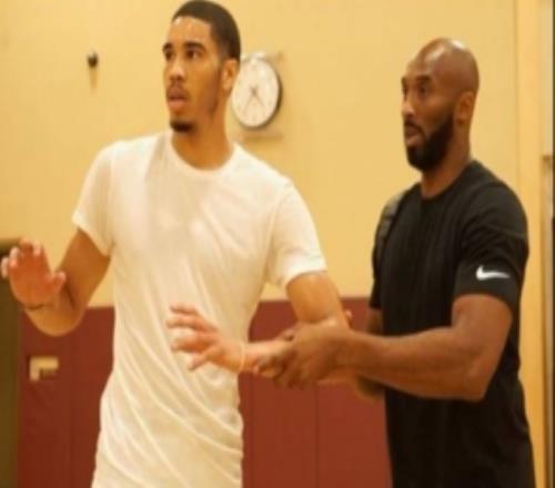 塔图姆：科比去世后有人试图诋毁他的职业生涯这种行为是懦弱的