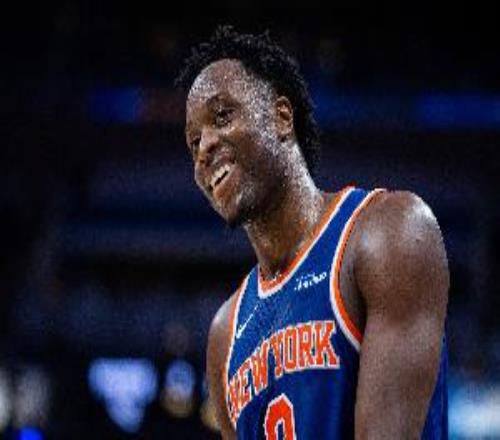 少控球！阿努诺比三分4中3得15分2板2断0助攻出现7次失误