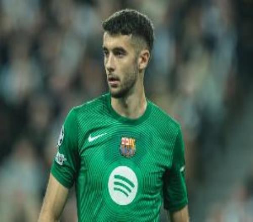 神反应！西甲官方：霍安加西亚单手挡出近距离头球当选1月最佳