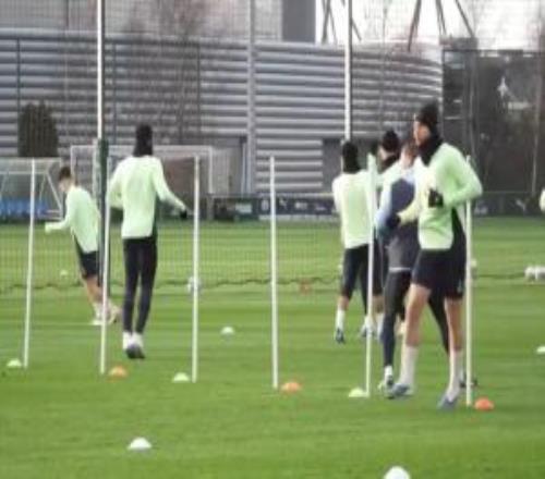 曼城备战加拉塔萨雷，尼科冈萨雷斯参加了曼城的公开训练