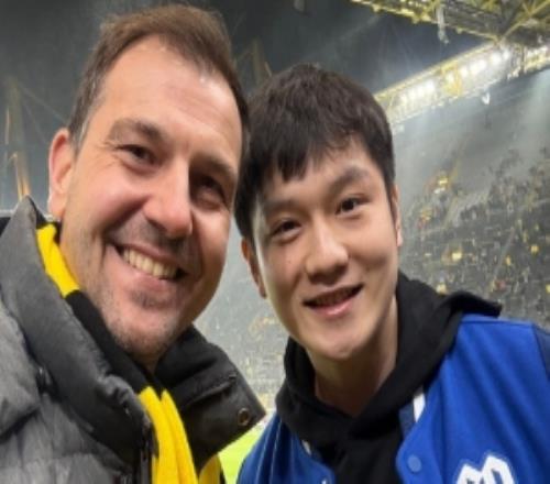 他真的來(lái)了！樊振東赴現(xiàn)場(chǎng)觀戰(zhàn)多特蒙德VS國(guó)際米蘭