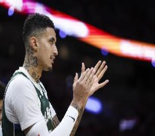 美记：雄鹿想库兹马换亨特遭拒因字母可能走&多队不愿和雄鹿谈判