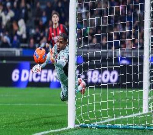 记者：迈尼昂预计今日与AC米兰续约至2030年，外加一年续约选项