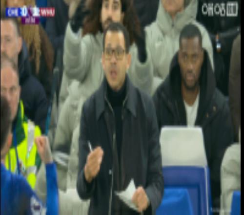 吉滕斯受伤无法继续坚持，内托替补登场将其换下