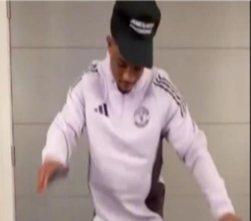 阿瑪?shù)律缑綍駧炷醽喭钅晕璧?，庫尼亞評論：哈哈哈哈哈