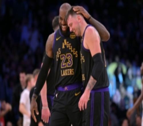 鍵盤俠湖人贏強隊必須東詹爆發(fā)&其他人不拉胯！懷念77大頭組合