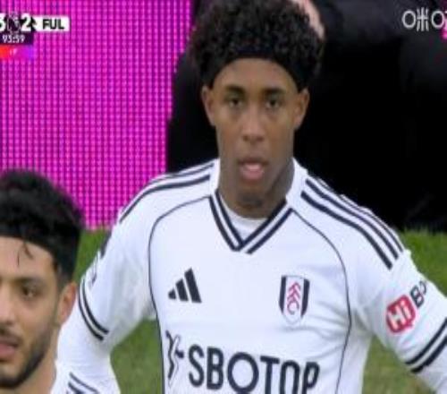 我的绝平啊！滑跪后3分钟舍什科绝杀，打入扳平球的凯文愣在原地