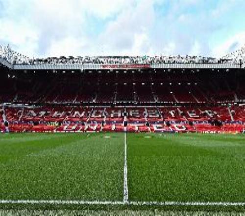 绝不松懈！记者：战胜富勒姆后，曼联助教比尼恩主持了赛后训练