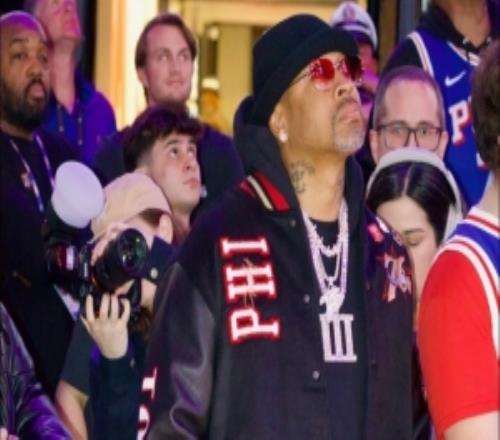 76人致敬01年东部冠军队！艾弗森：感谢球队和队友为我所做的一切