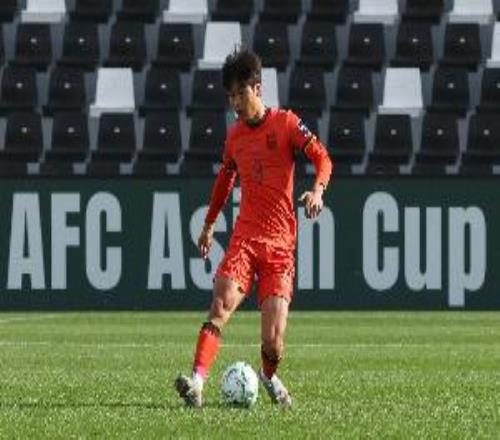 媒體人：泰山已就賀一然轉(zhuǎn)會費達(dá)成一致，但輿論讓高層出現(xiàn)搖擺