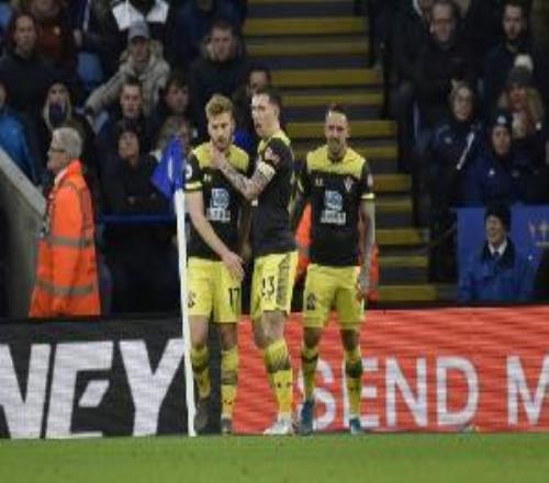 天空体育：总价900万镑，南安普顿准备接受狼队对阿姆斯特朗报价