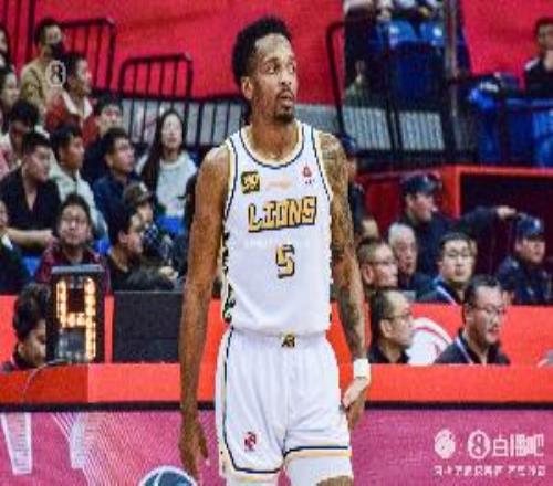 吉林隊真是巨人殺手廣廈今天又陷入布朗浪投狀態(tài)和上次輸球很像