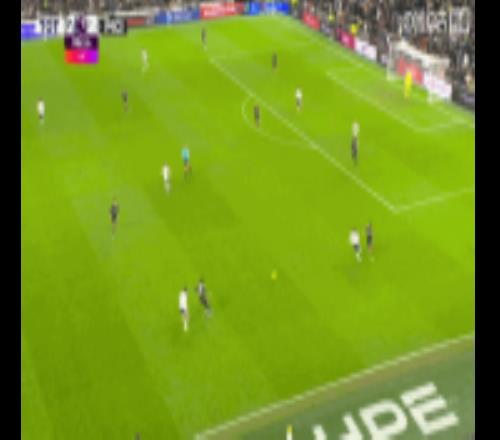 全都杀红眼了！补时阶段裁判响哨吹罚热刺前场犯规，双方仍在拼抢