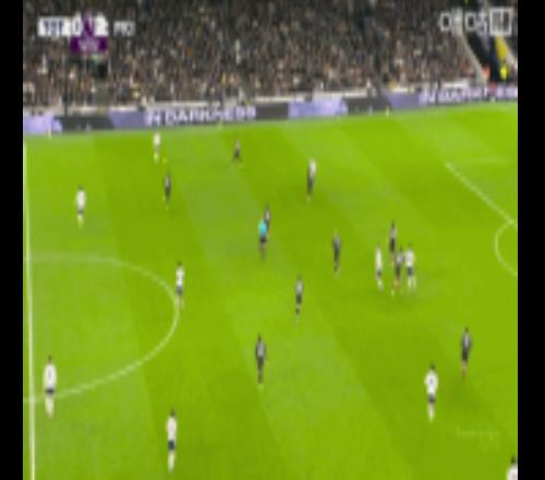 有争议索兰克射门时踢中格伊的脚腕，VAR检查越位没看是否犯规