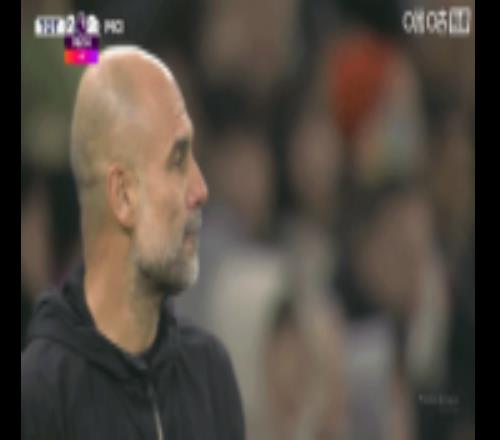 两极反转！瓜帅赛后拉着塞梅尼奥指导，弗兰克搂着维卡里奥笑嘻了