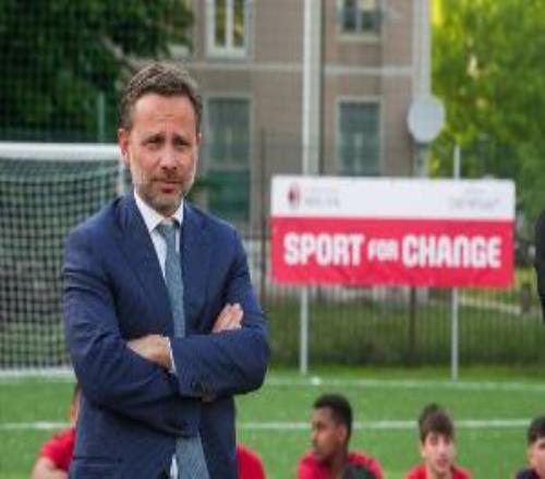 記者：弗拉尼不顧塔雷和囧叔反對要簽馬特塔，最后才發現膝蓋問題