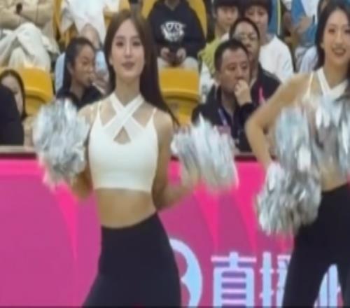 本賽季W(wǎng)CBA常規(guī)賽收官！媒體人分享廣東女籃主場啦啦隊精彩表演