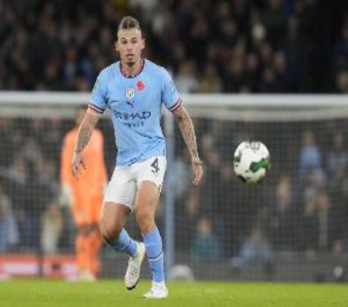 記者：菲利普斯租借加盟謝菲聯(lián)至賽季結(jié)束，曼城承擔(dān)大部分工資