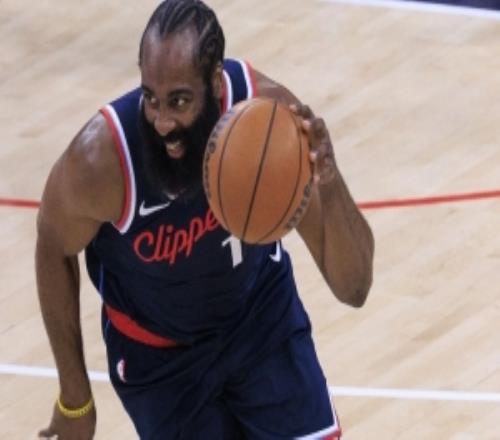 獨行俠解說曾噴哈登：你要啥給你啥但最后都跑路你就是問題本身