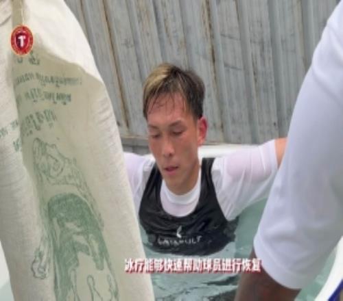 讓我們跟隨鏡頭一起看看深藏幕后的鐵人醫(yī)務(wù)組，看看他們的故事