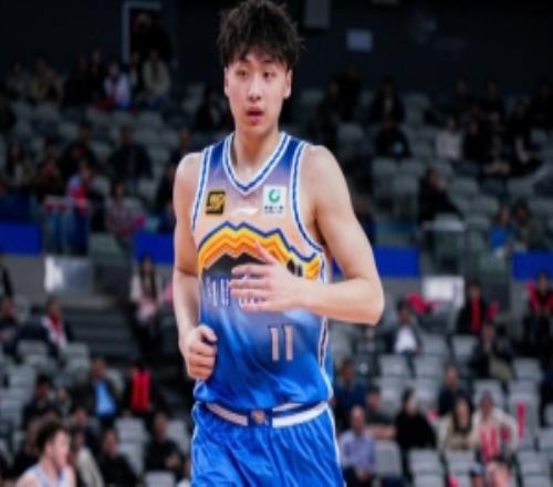 看球來了齊麟錯失空位絕殺三分6投全鐵一分未得&有2失誤3犯規(guī)