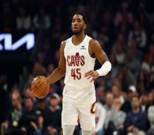 美記：騎士管理層已向隊內多位成員經濟團隊保證他們不會被交易