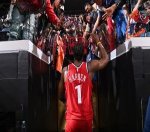 即將離隊哈登目前合同還剩一個賽季年薪4232萬但部分保障