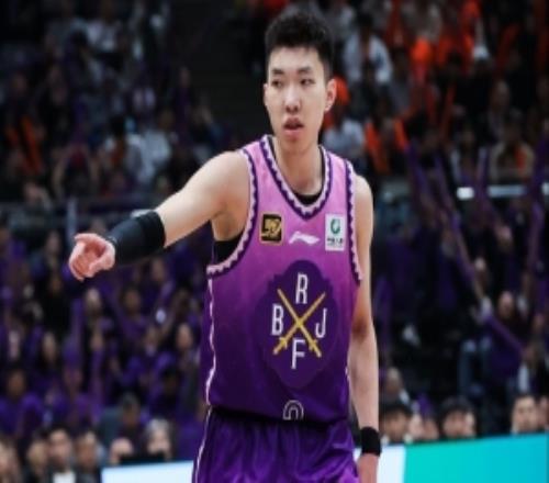 出手不多！廖三寧末節(jié)有關(guān)鍵突破&搶斷9投6中得16分2板1助2斷1帽