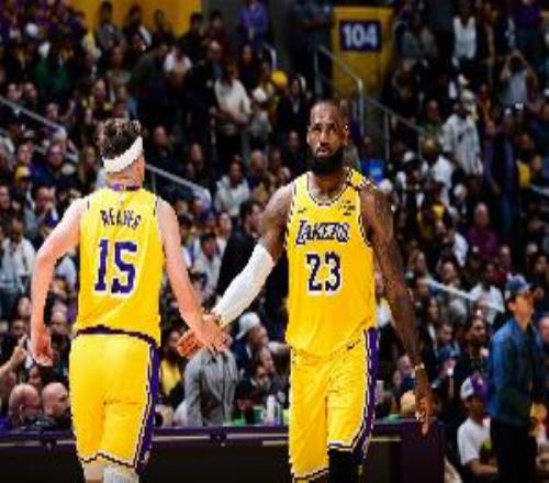 詹姆斯：里夫斯的節(jié)奏顯然還有些生疏但看到他復(fù)出真是太好了