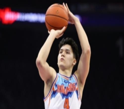 伊力福拉提：對(duì)不起球迷新疆第一階段的戰(zhàn)績(jī)和精神氣沒(méi)達(dá)到預(yù)期