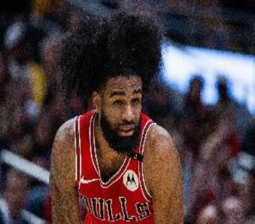 名記：公牛想續(xù)約西蒙斯和艾維懷特和道蘇姆截止日離隊(duì)已成必然