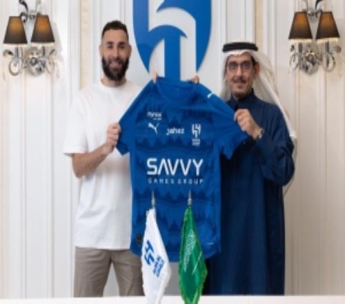 金球得主！沙特媒體談新月簽本澤馬意義：提升品牌價(jià)值+周邊銷量