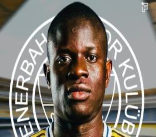 還有變數(shù)！記者：坎特已與費內(nèi)巴切簽合同，雙方俱樂部將恢復談判