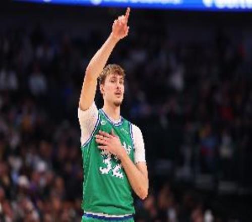 未來可期！弗拉格連續(xù)3場(chǎng)砍下30+NBA歷史青少年球員首人