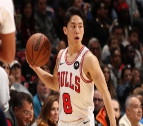 有所表現(xiàn)！河村勇輝進入輪換出戰(zhàn)26分鐘5中1拿到5分5板7助1斷